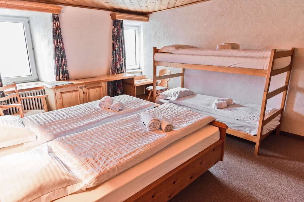 Hotel Bernina Hospiz - Hostel
