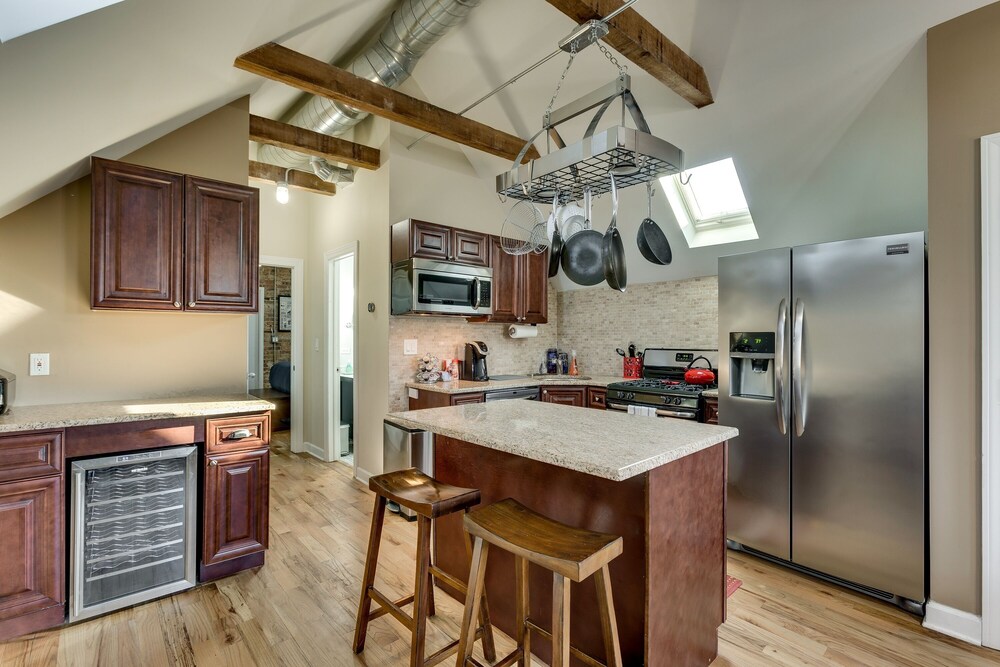 Bright & Lofty Bucktown 1BR by AllSet Turnover photo 5