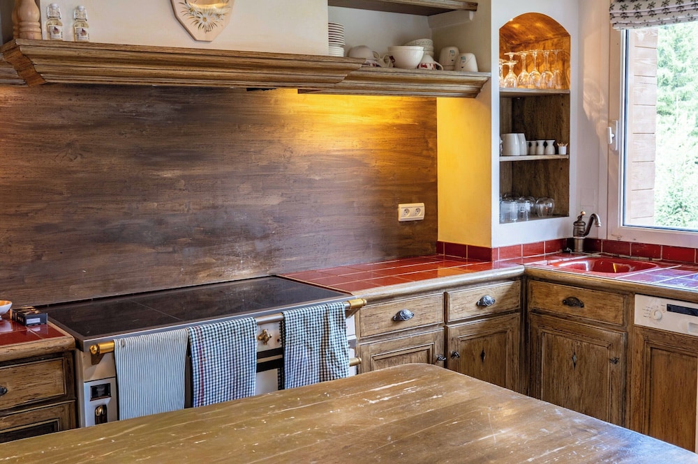 Apt Elegant With Balcony 9p/4br - Megeve Center