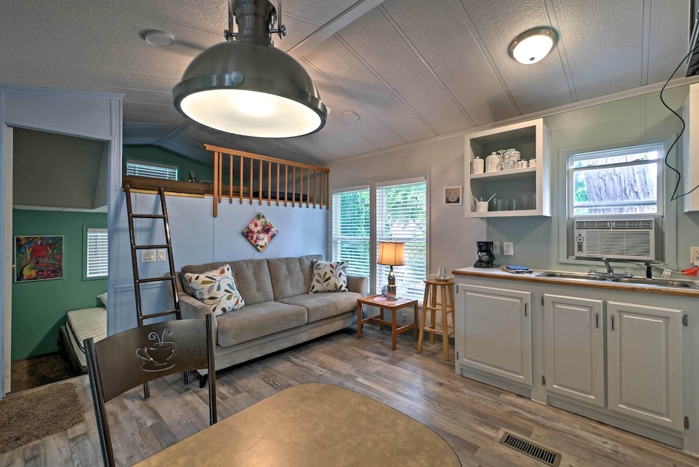 Resort Cabin 1 Mi to Middle Bass Island State Park