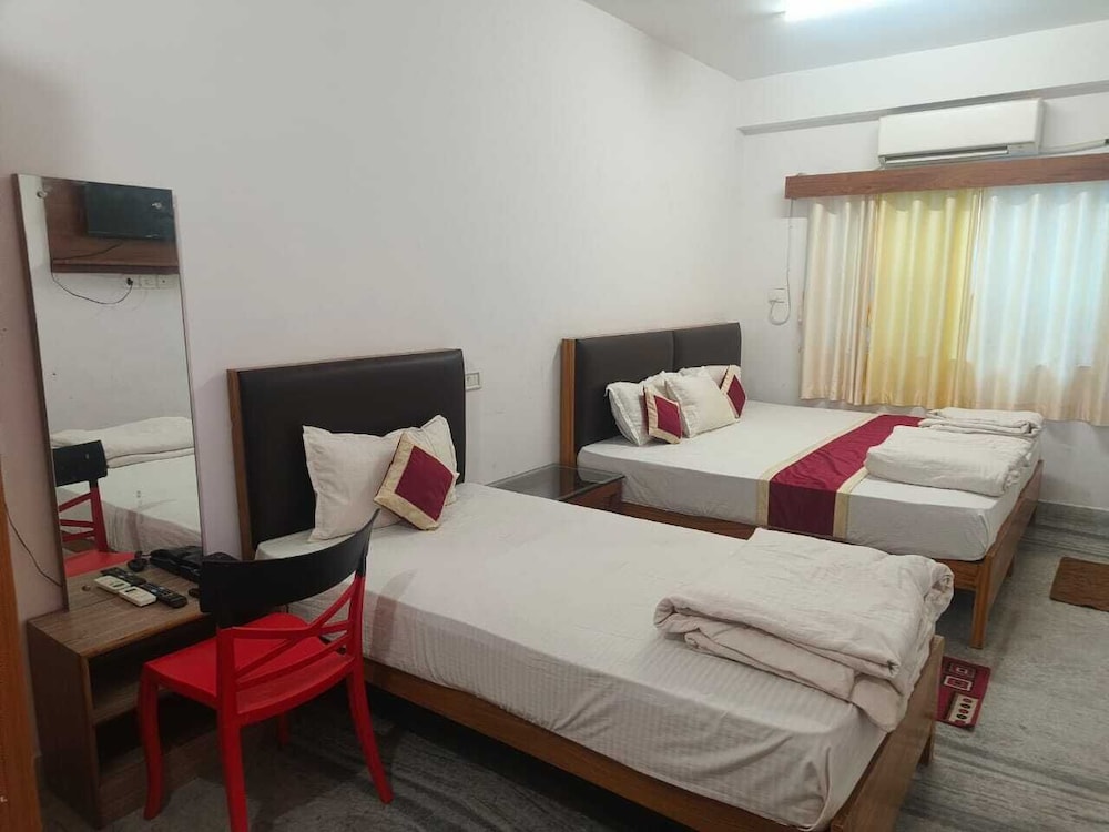 Hotel Rekha International