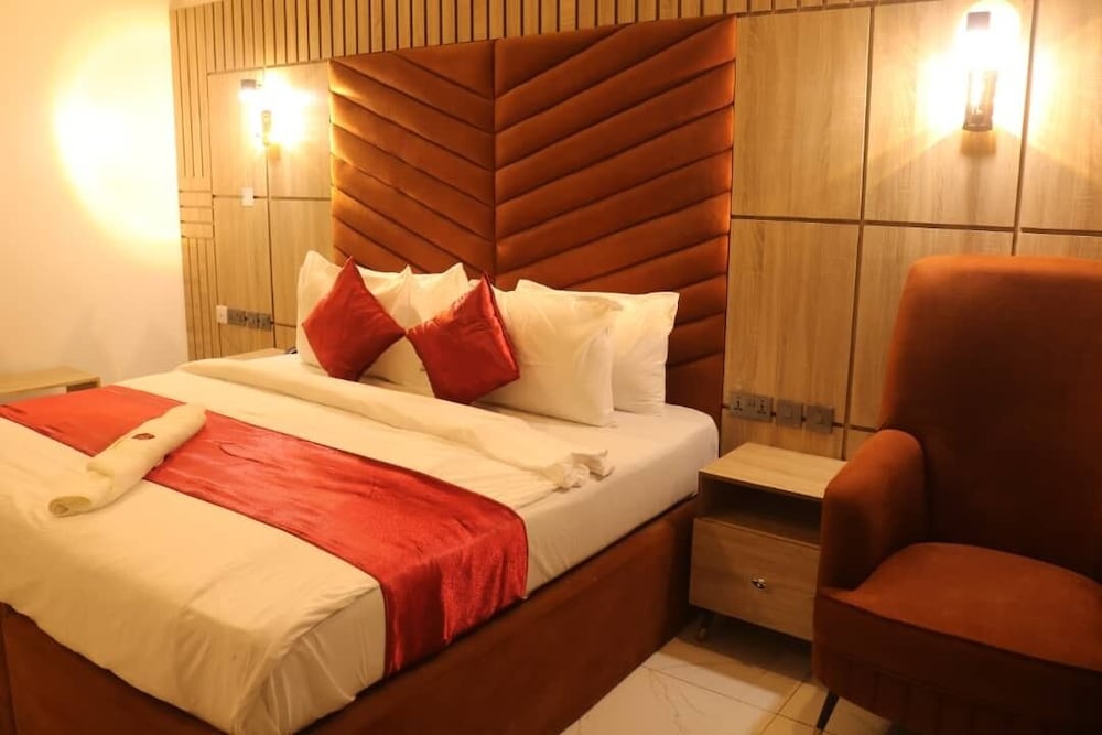 VICTORIAN BLOOM HOTEL AND RESORT