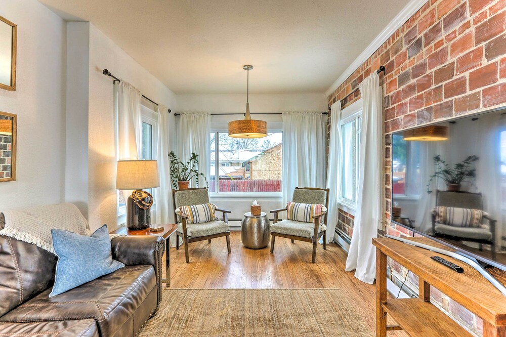 Denver Townhome: Great Distance to Downtown!