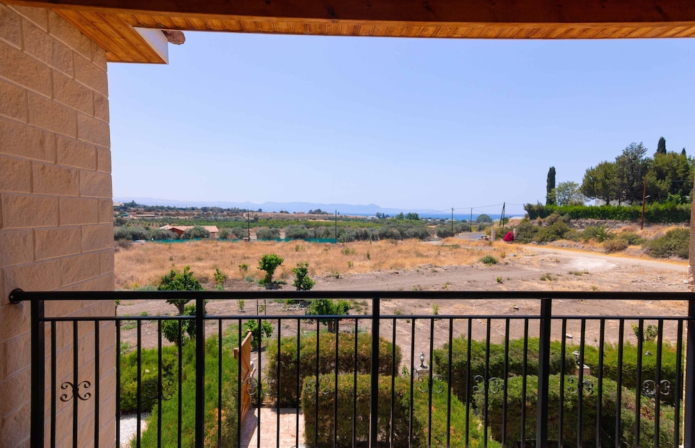 Paphos Vacations - Phaedrus Living Argaka Zen Residence - Property Image 14