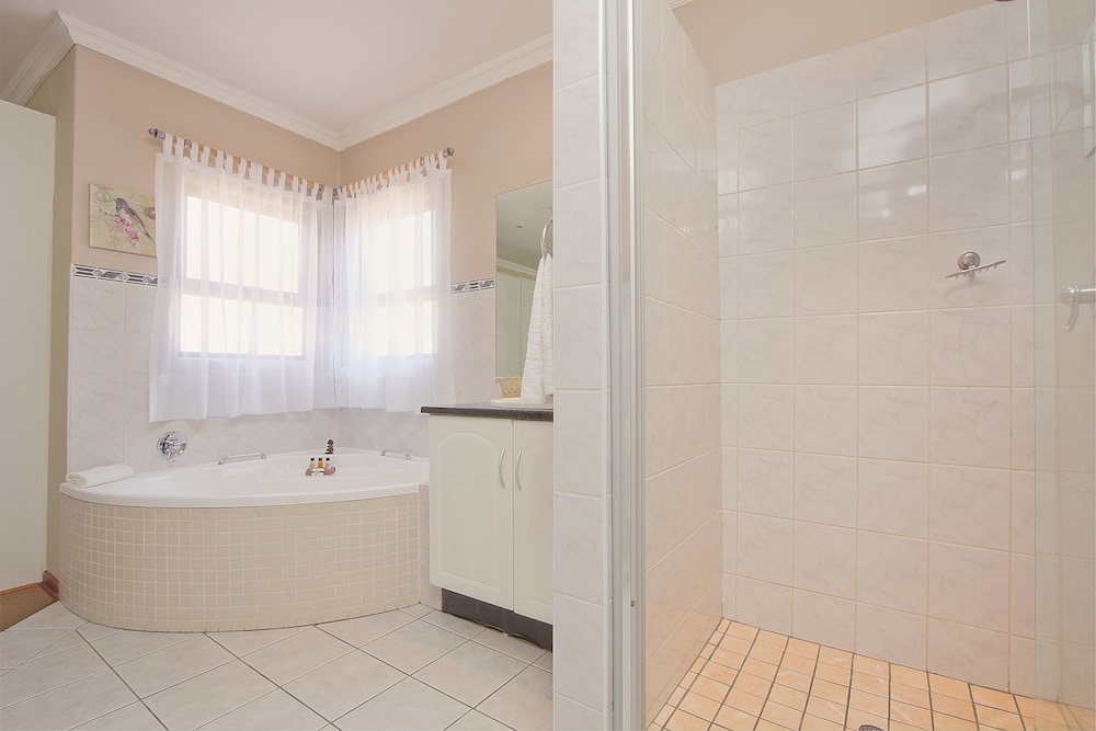 Centurion Golf Suites Boca Walk