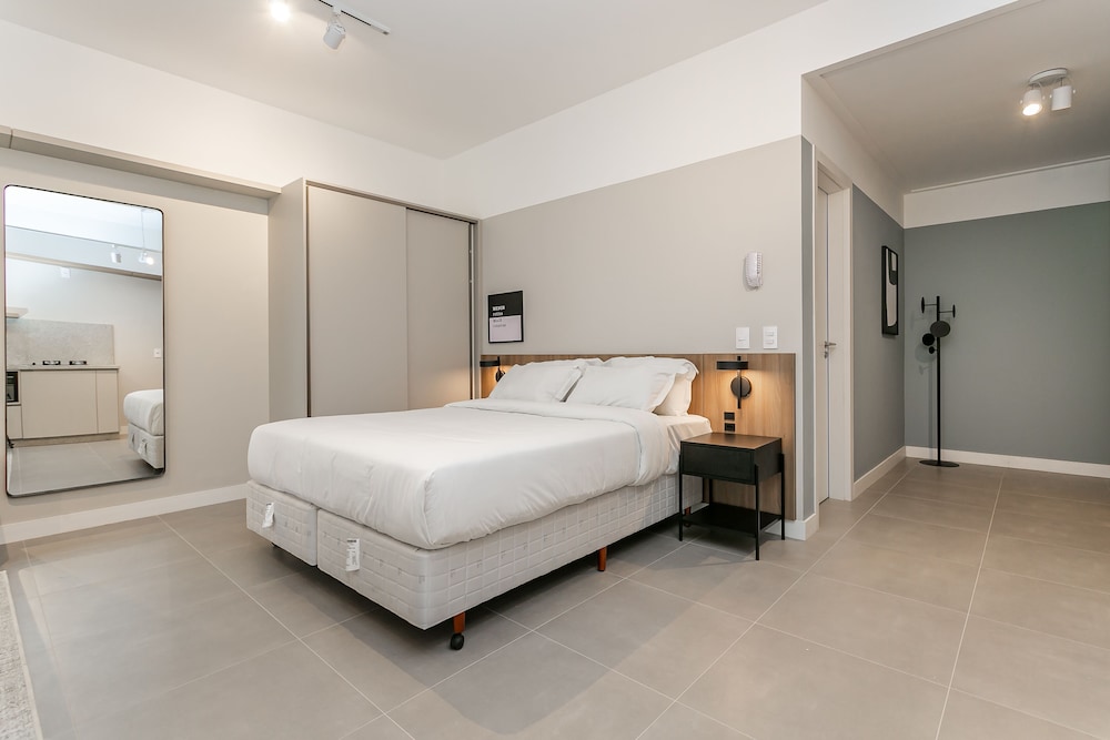 Studios Tower by Viva - Prédio com piscina e estacionamento no centro de Floripa