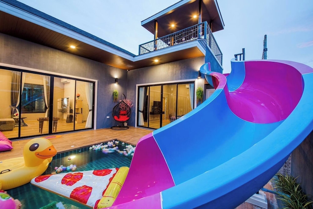 Sky Blue Private Pool Villa, Near Cham Am Beach