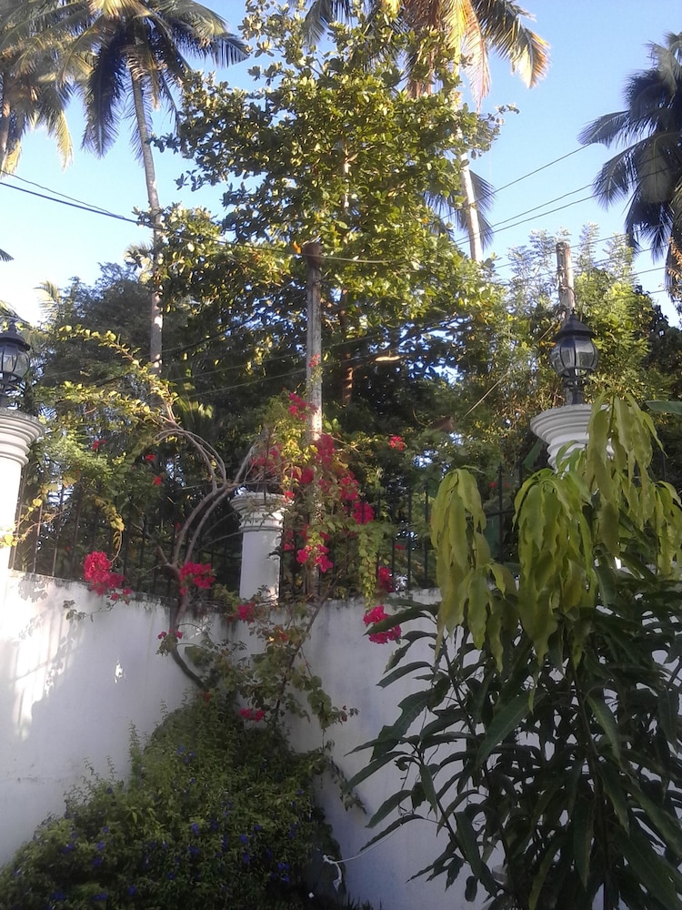 Bandhusena Apartments