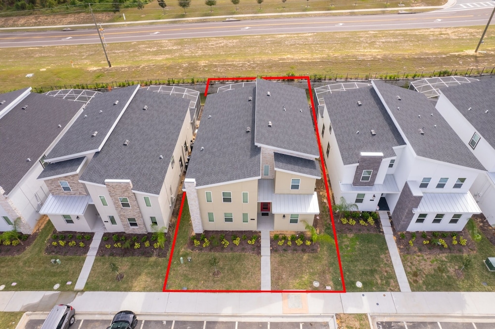 9056sh-the Retreat At Championsgate 8 Bedroom Home by RedAwning view 2