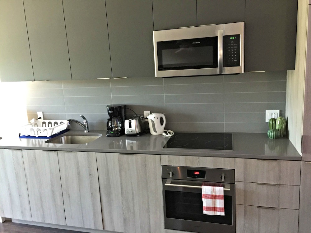 Executive Suites at St. Clair West
