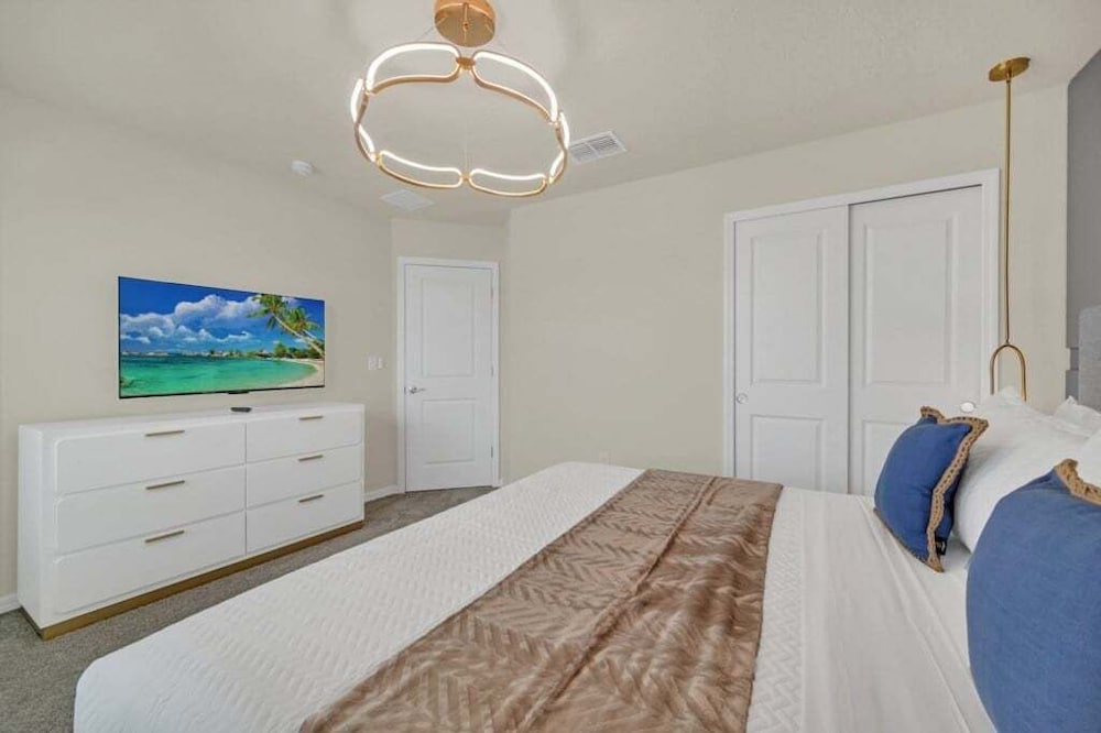 Everyone's Family Fun Home, Slides In Kids Rooms 10 Bedroom Villa