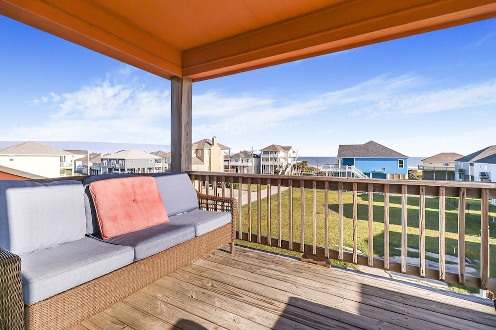 Seaside Merryment 4 Bedroom Home