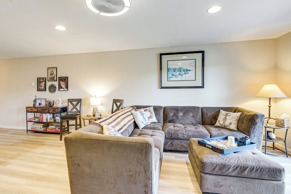 23-mile Canal On-site: Condo in Ocean Shores!