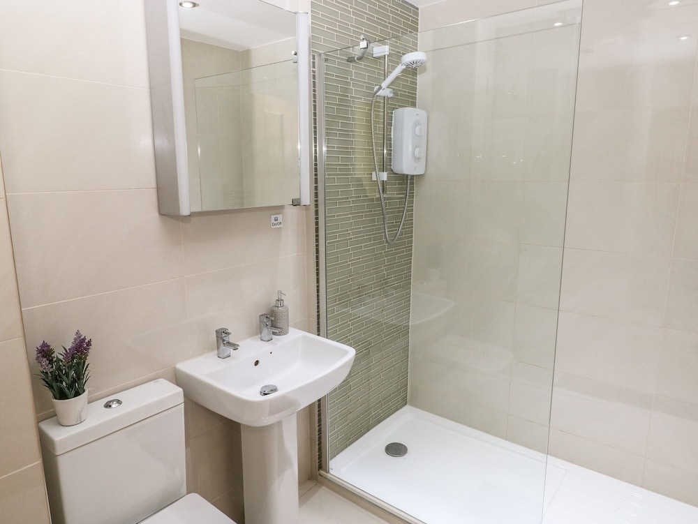 6 Coedrath Park - Swn y Mor