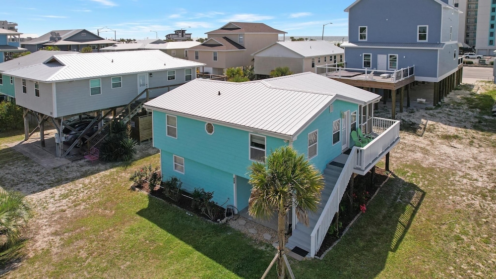 West Beach  3 Bedroom Cottage by RedAwning