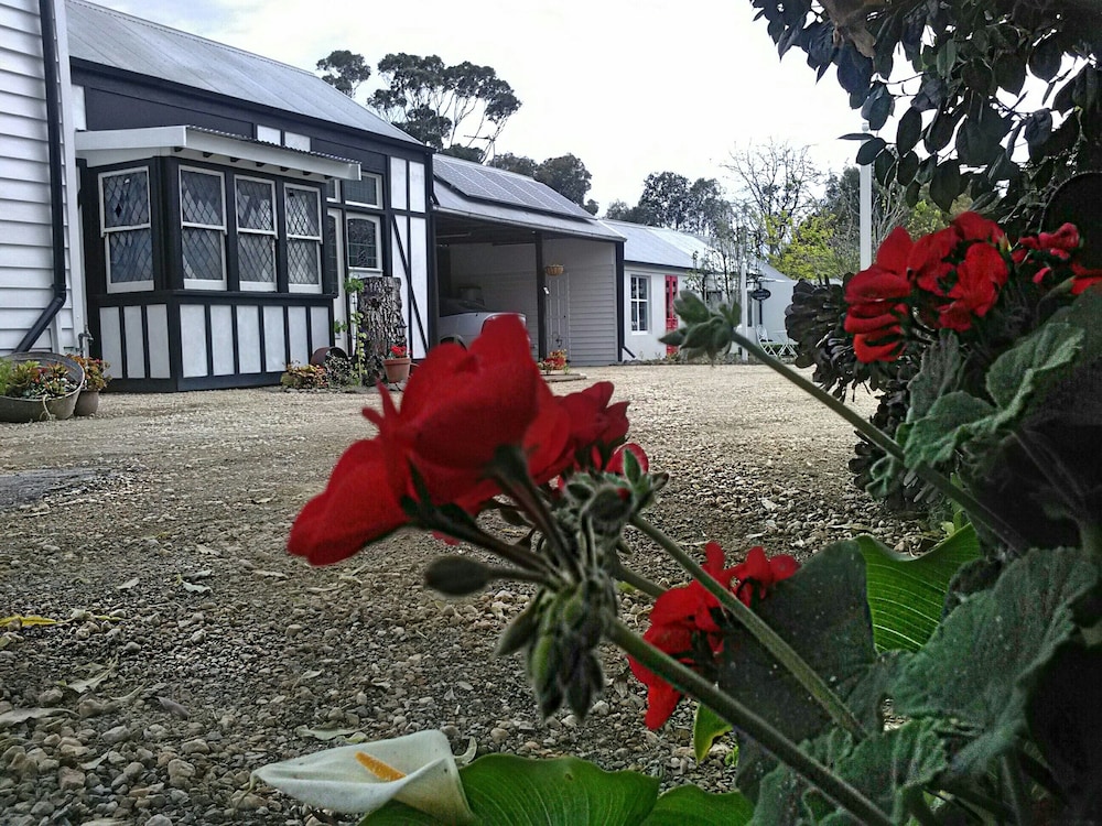 The Estate Koroit Boutique Hotel
