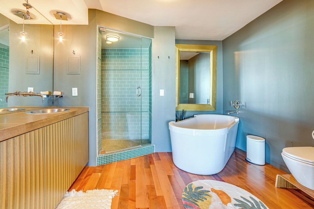 Luxe Dtwn Reno Penthouse ~ 3 Mi to Casinos!