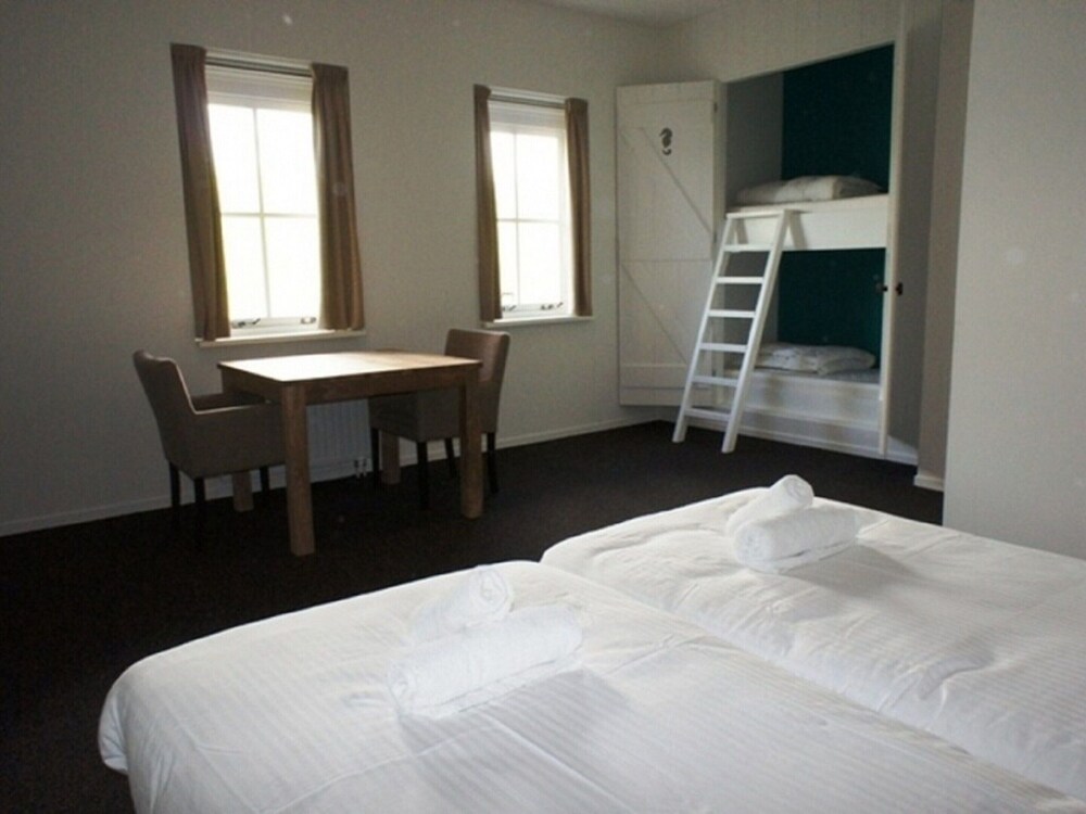 Group Accommodation 50 m From the Oosterschelde view 4