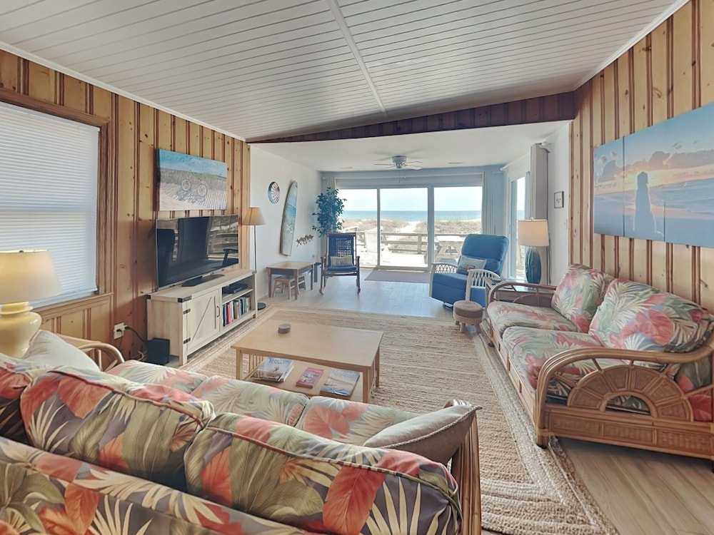 Mamaw's Spot by Topsail Realty