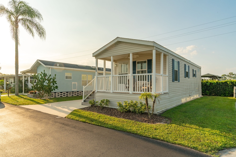 Sebring Vacations - Buttonwood Bay RV Resort - Property Image 30