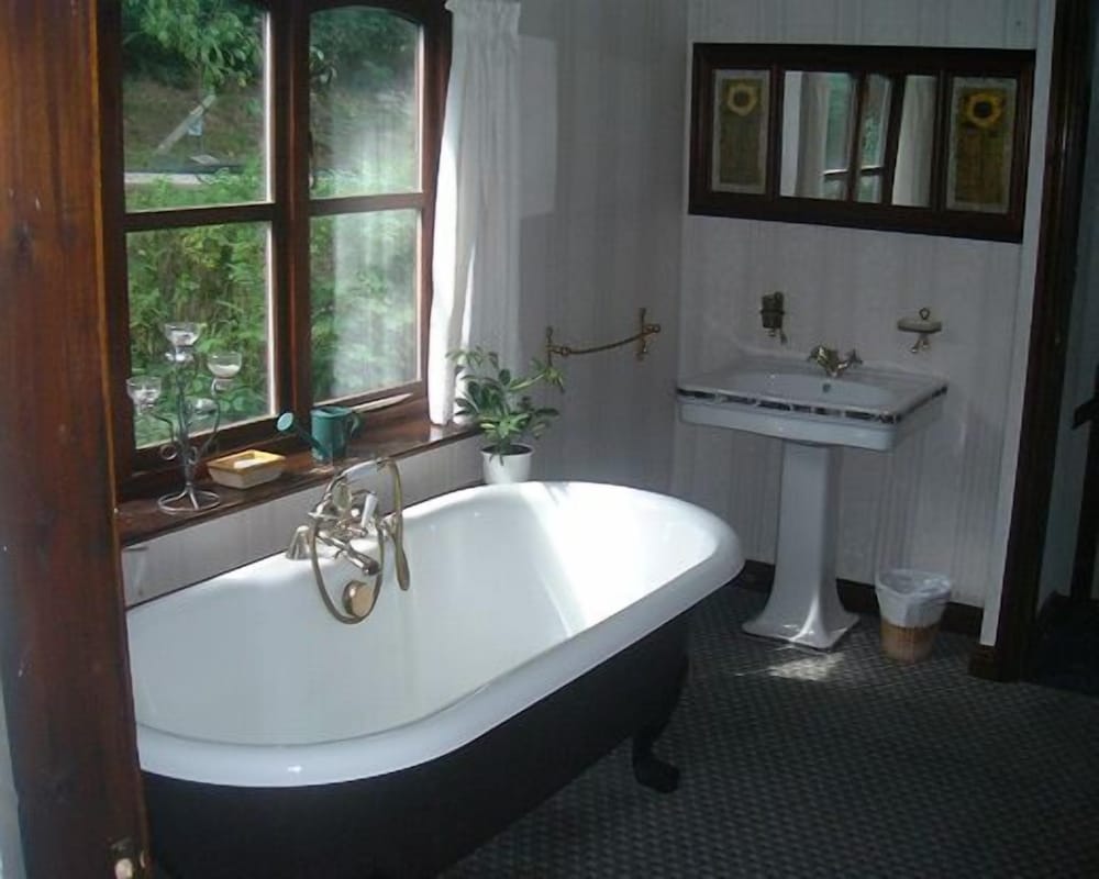Llangollen Vacations - Horseshoe Pass Holiday Lets - Property Image 6