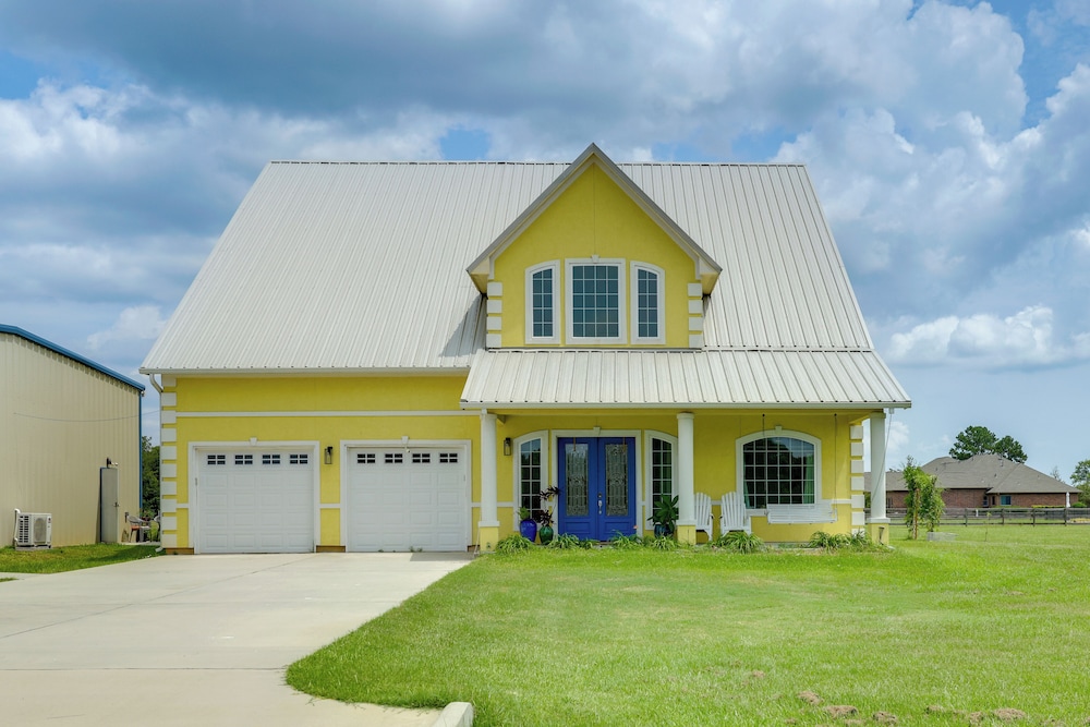 Aircraft Tours! Fly-in Hangar Apt in New Waverly
