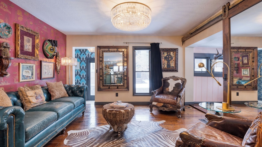 Walk to Park City Mountain Ski Resort & Main St The Safe House by Avantstay