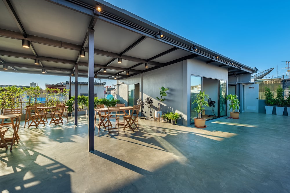Ti Thong Hostel