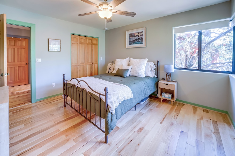 Chic Arizona Retreat w/ Hot Tub, Fire Pit  Deck! - Property Image 23