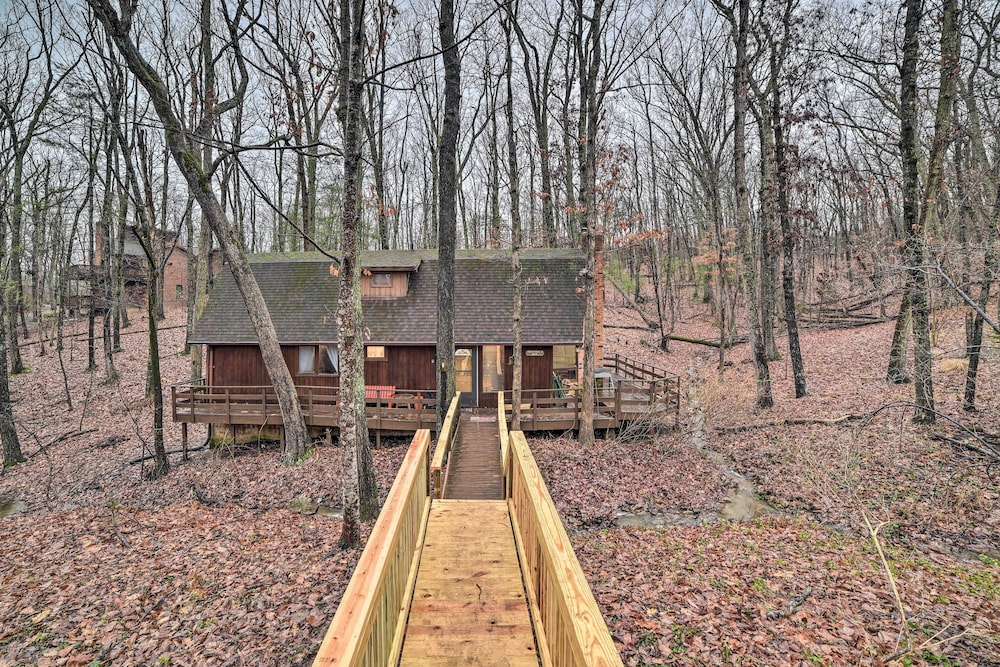 Cozy Cabin Near Massanutten Resort & Water Park! view 3