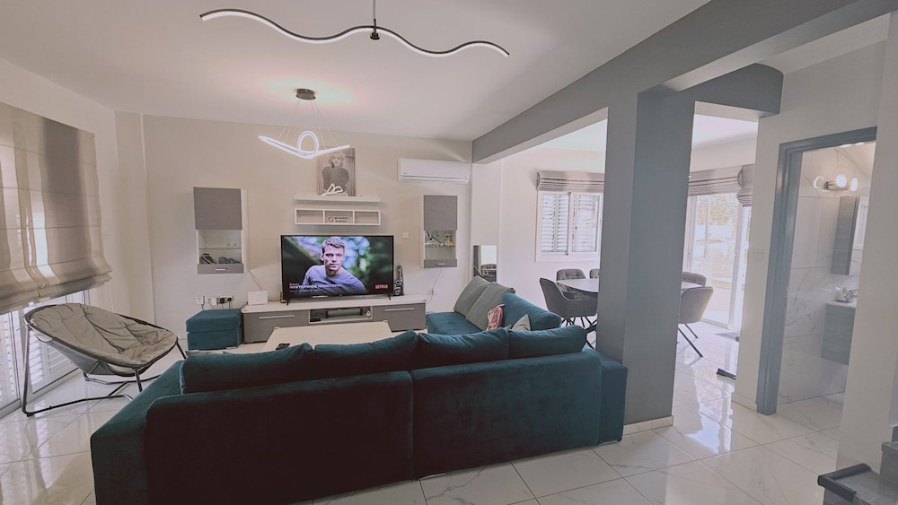 131 VOR - Stay M L Villa