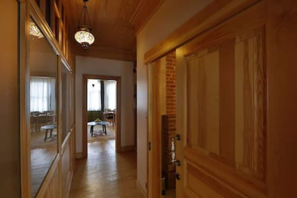 401 Old City Brand New Spacious With Balcony