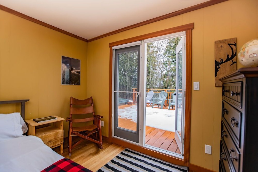 Basecamp Cabin by Revelstoke Vacations - Image 5