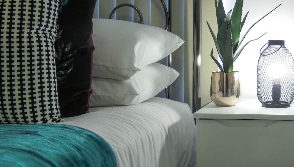 Tudors eSuites Apartment with 4 Beds view 3