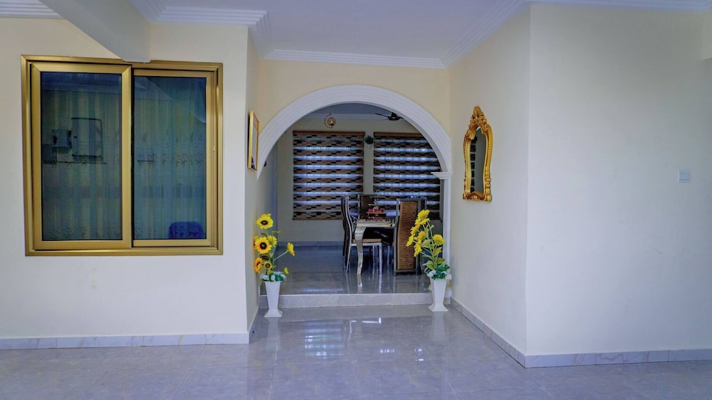 Digi Six-bedroom Accra Luxury Home at East Legon