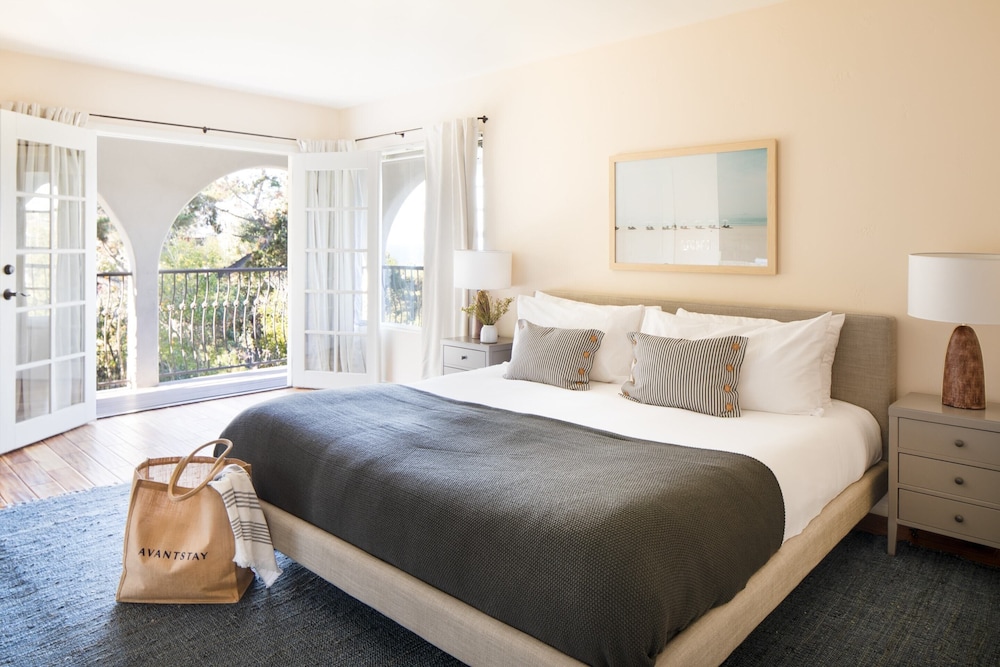 Villa Valencia by Avantstay Entertainers Dream w/ Outdoor Kitchen, Spa & Views view 3