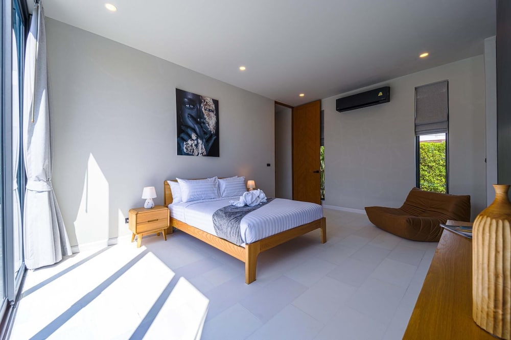Luxury 5 Bedroom Pool Villa KH-C1