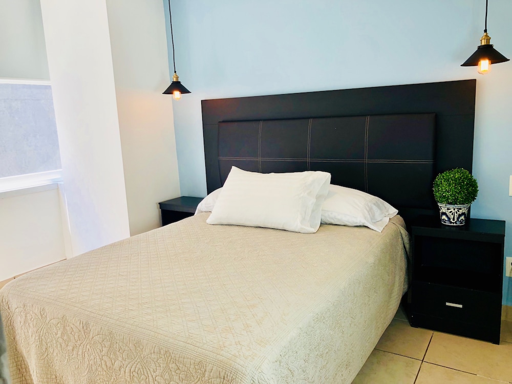Alameda Downtown Apartment 404