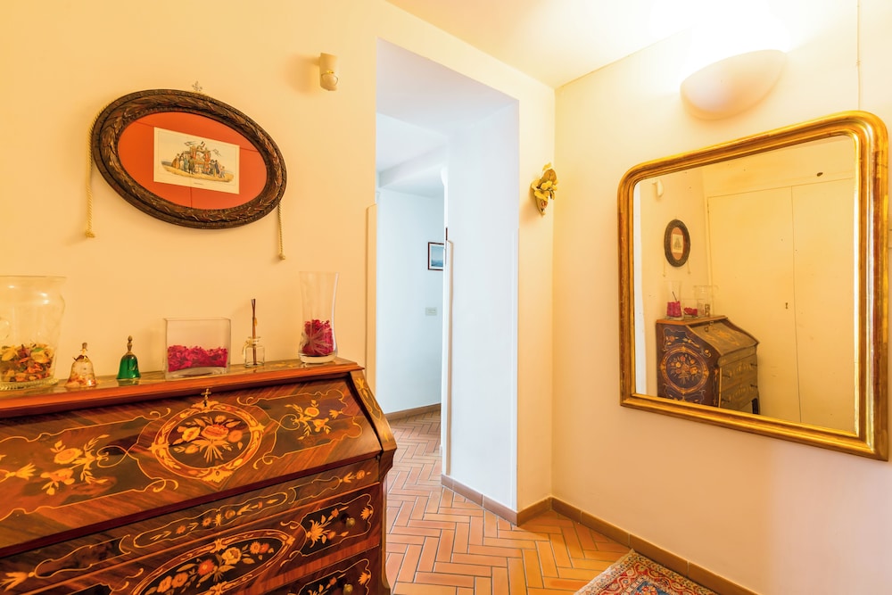 Residenza Capano Charming House by Napoliapartments