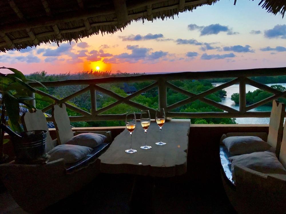 Rock and Sea Resort
