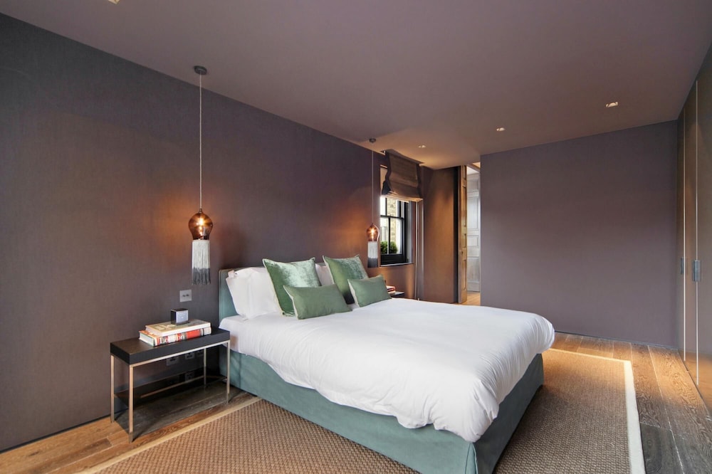 Cadogan Square Luxury 2 Bedroom Apartment II