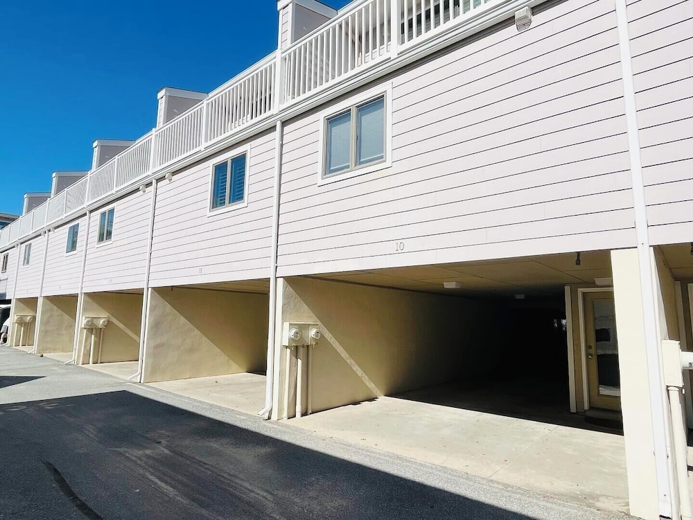 Ocean Pointe 10