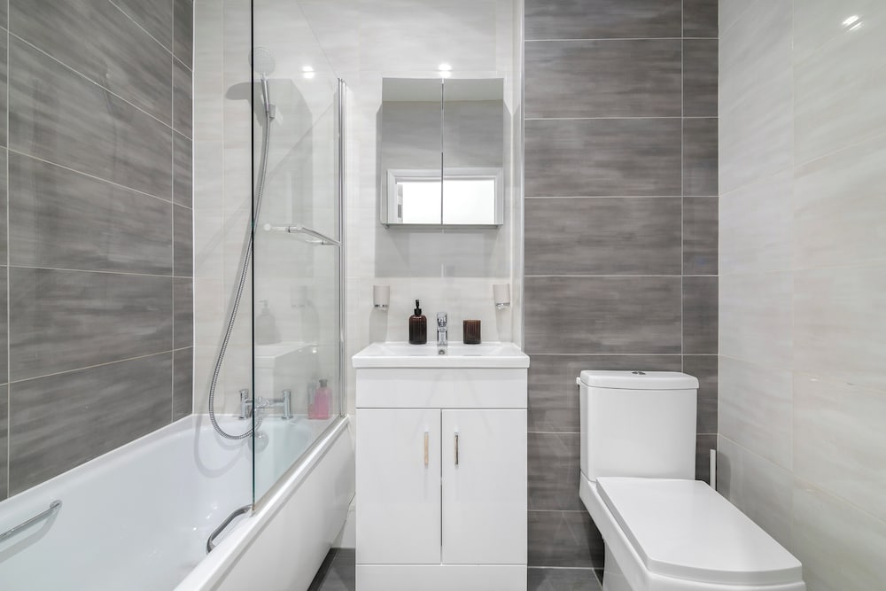 Deluxe 1 Bed Apartment, London