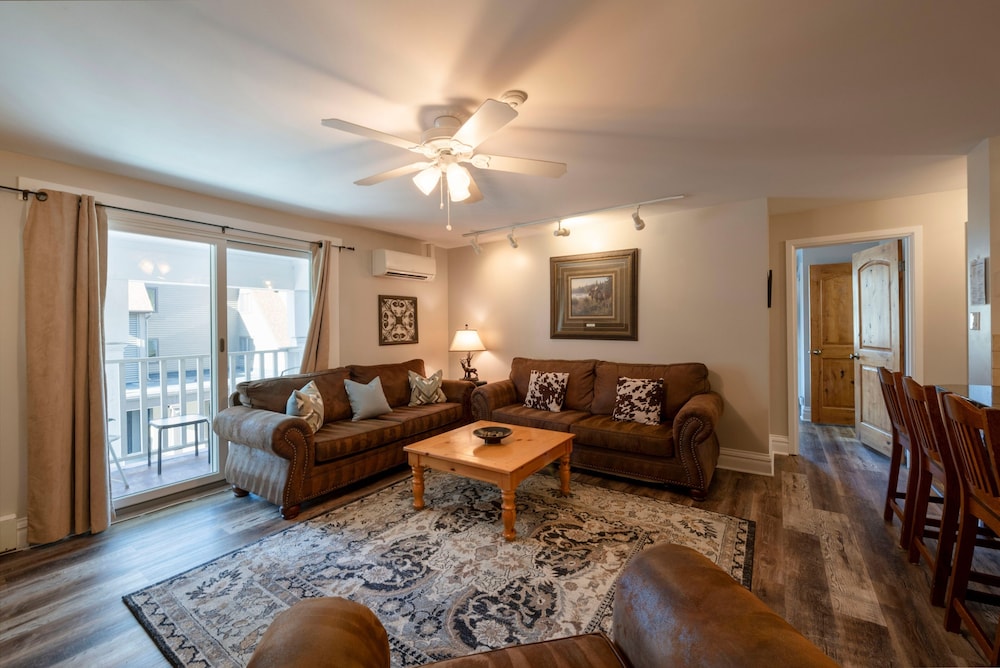 2BR Resort Plaza 5022 Slope-Side Park City Condo, Ideal for Families & Couples
