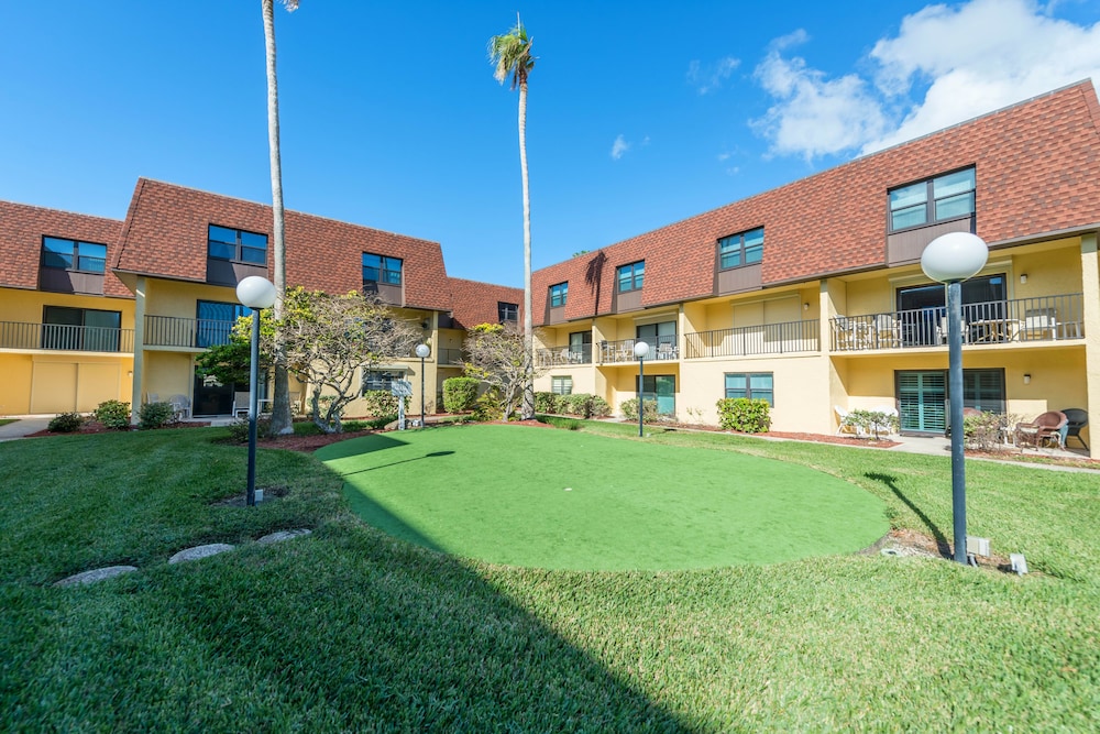 Cocoa Beach Club by Happy Palm Stays