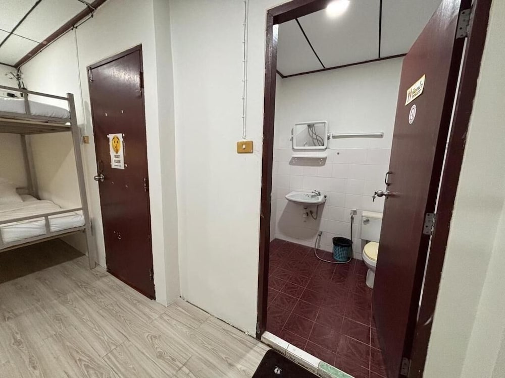Ochatee Hostel
