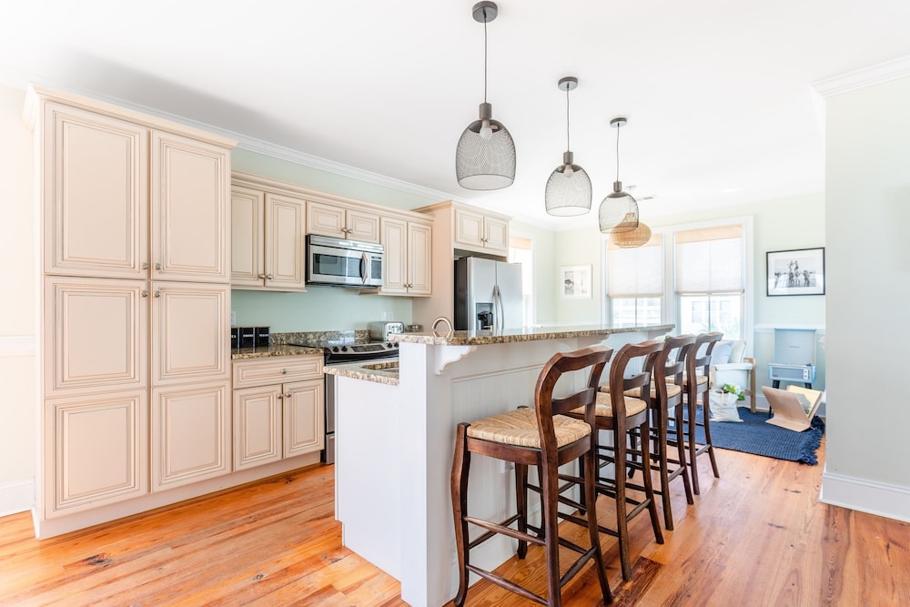 Sea Shell by Avantstay Breezy Beachside Getaway w Rooftop Deck 6 BRs