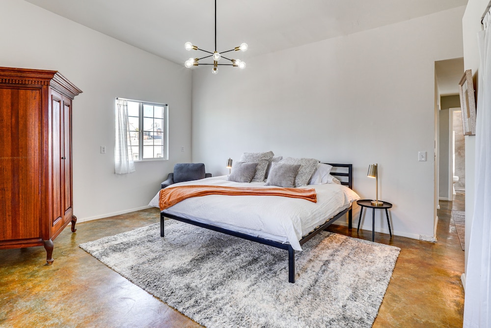 Charming Tucson Apartment < 2 Mi to Downtown! view 4