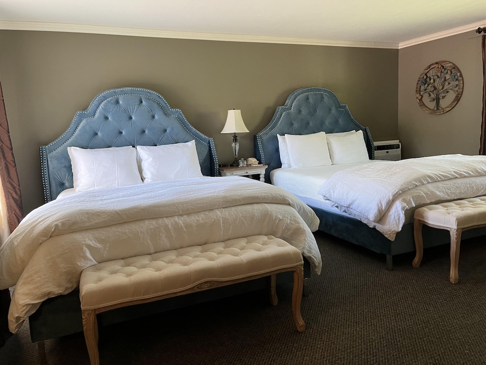 Ashland Vacations - Country Willows Inn and Estate - Property Image 25