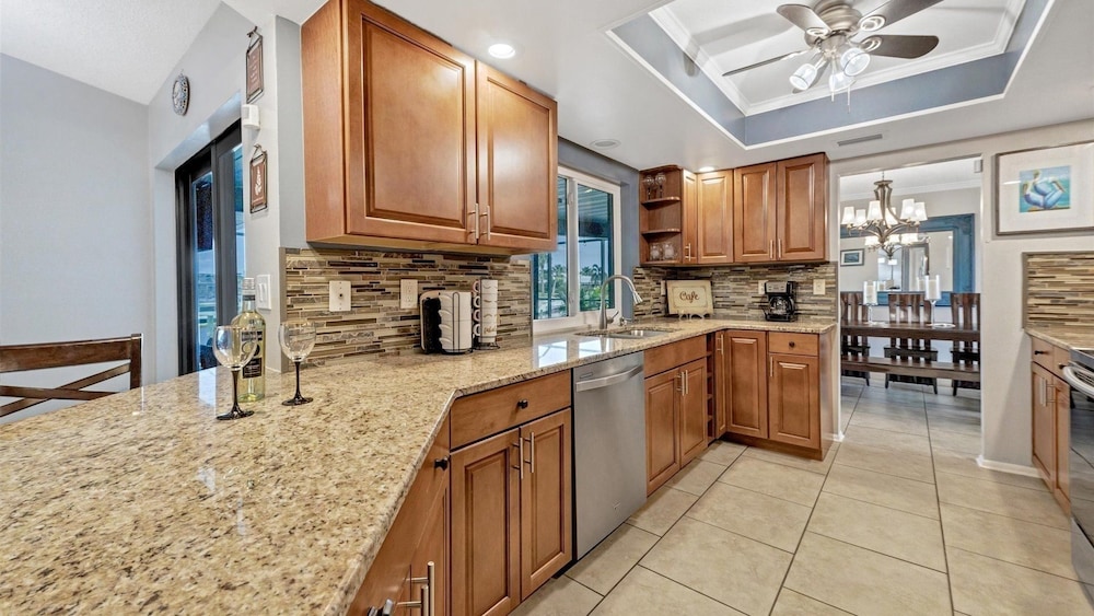 The Canal House Of Punta Gorda Isles, Pool, Pet Friendly, Kayaks, Bikes 3 Bedroom Home